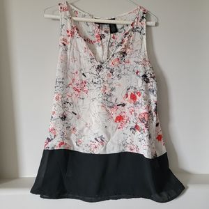 Perfect for spring! DKNY Jeans blouse. M. Floral print.